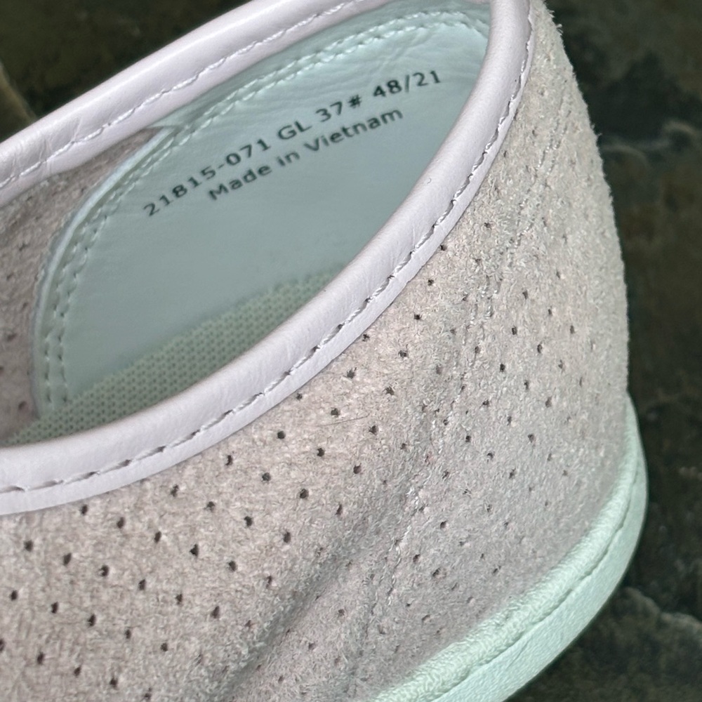 Camper Uno Perforated Sneaker - Picture 12 of 13